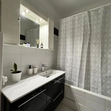 Quiet Apartment With Garden View In Kolonaki Athènes Extérieur photo