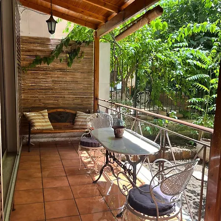 Quiet Apartment With Garden View In Kolonaki Athènes Extérieur photo