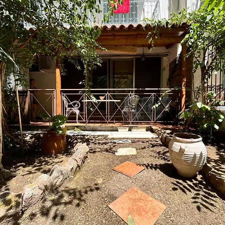 Quiet Apartment With Garden View In Kolonaki Athènes Extérieur photo