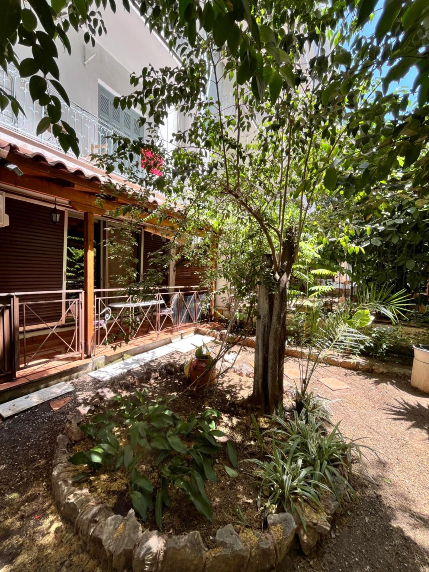 Quiet With Garden View In Kolonaki *